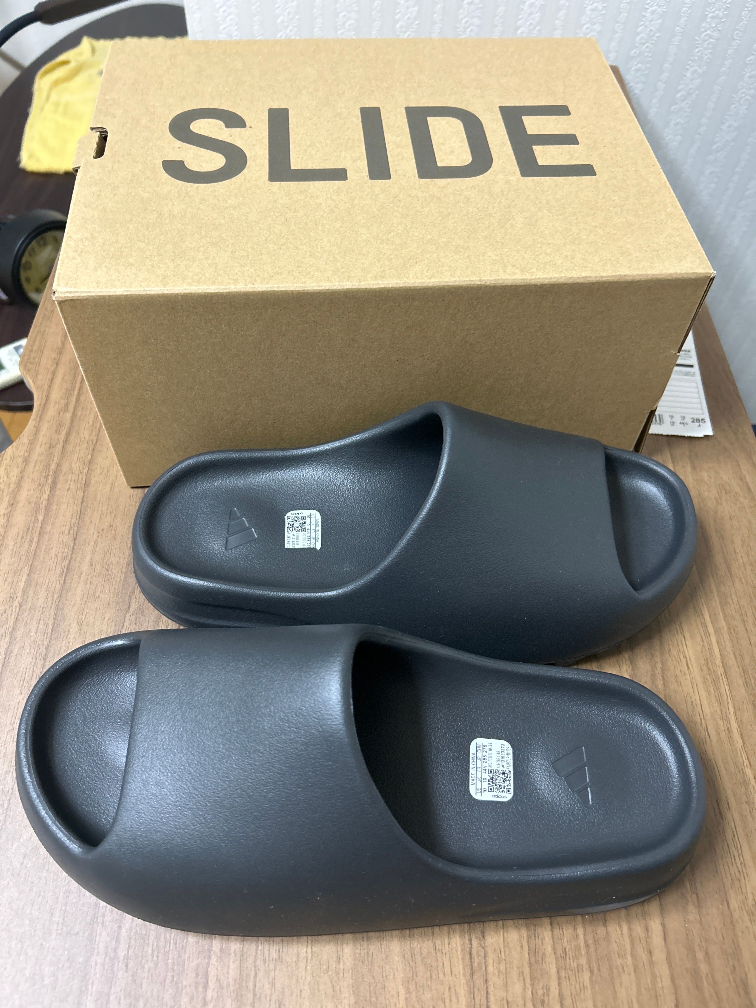 adidas YEEZY Slide "Onyx"
