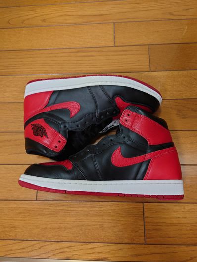 Nike Air Jordan 1 Retro High OG "Bred/Banned" (2016)