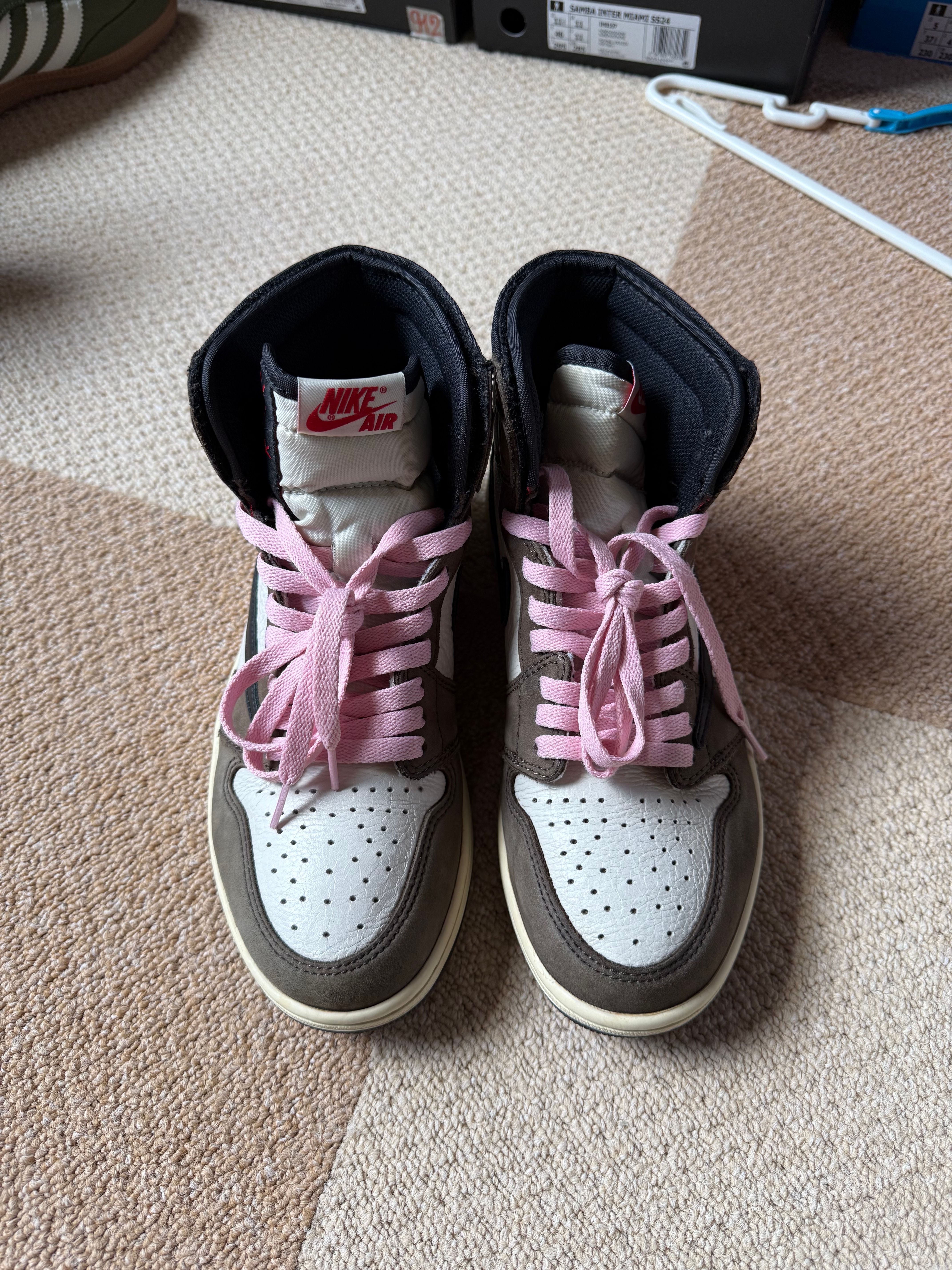 Travis Scott × Nike Air Jordan 1 Retro High OG TS SP "Sail/Dark Mocha"