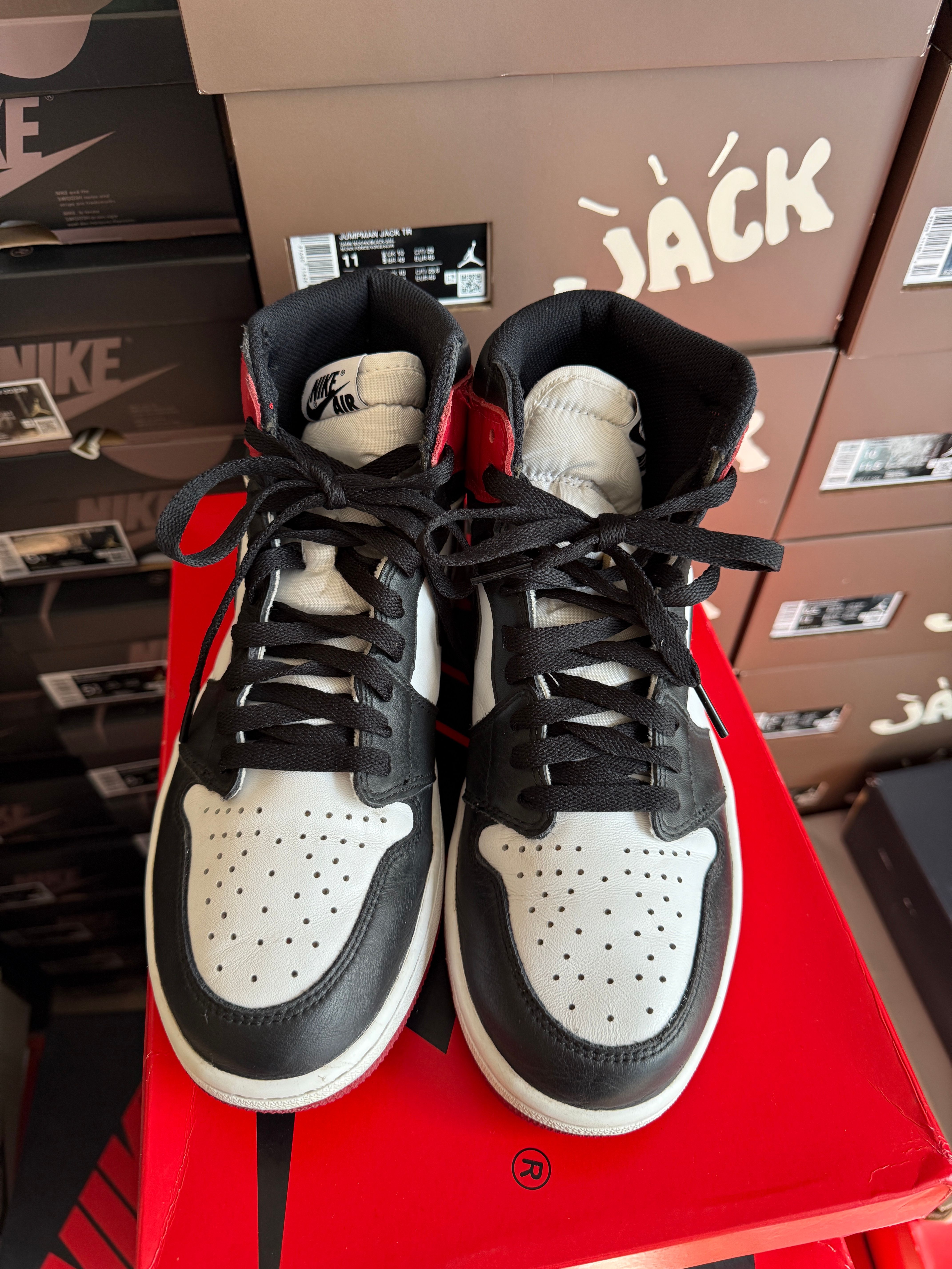 Nike Air Jordan 1 Retro High OG "Black Toe"(2016)