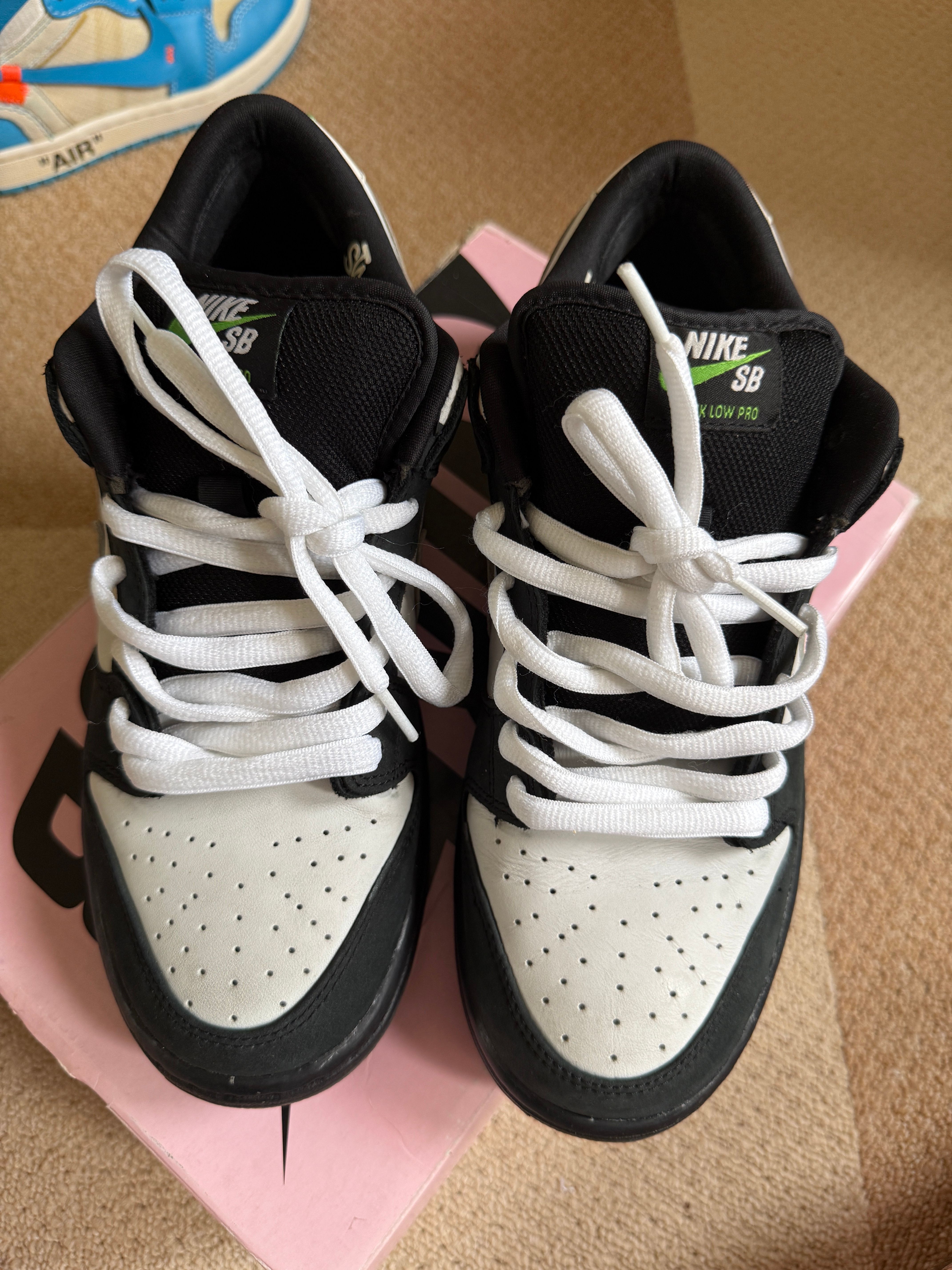 STAPLE × Nike SB Dunk Low "Pigeon Black/White"