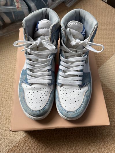 Nike Air Jordan 1 High OG "Hyper Royal"