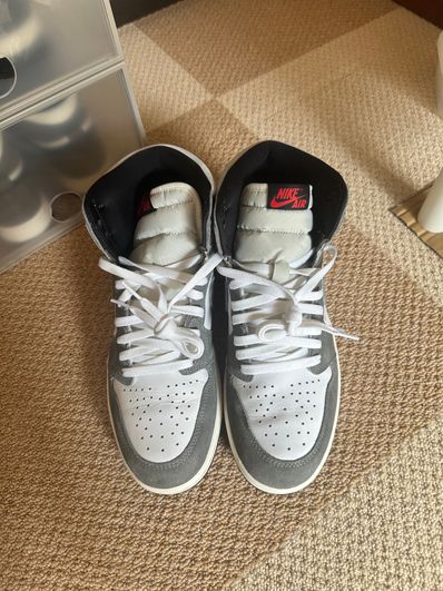 Nike Air Jordan 1 Retro High OG "Black and Smoke Grey"