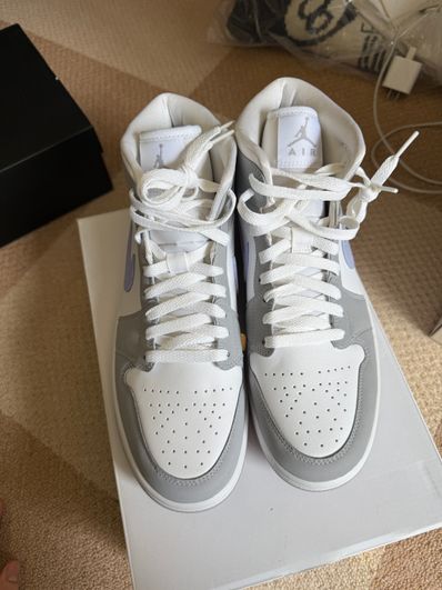 Nike Women's Air Jordan 1 Mid "Wolf Grey"