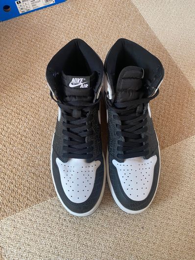 NIKE AIR JORDAN 1 RETRO HIGH "RE2PECT (DEREK JETER)"