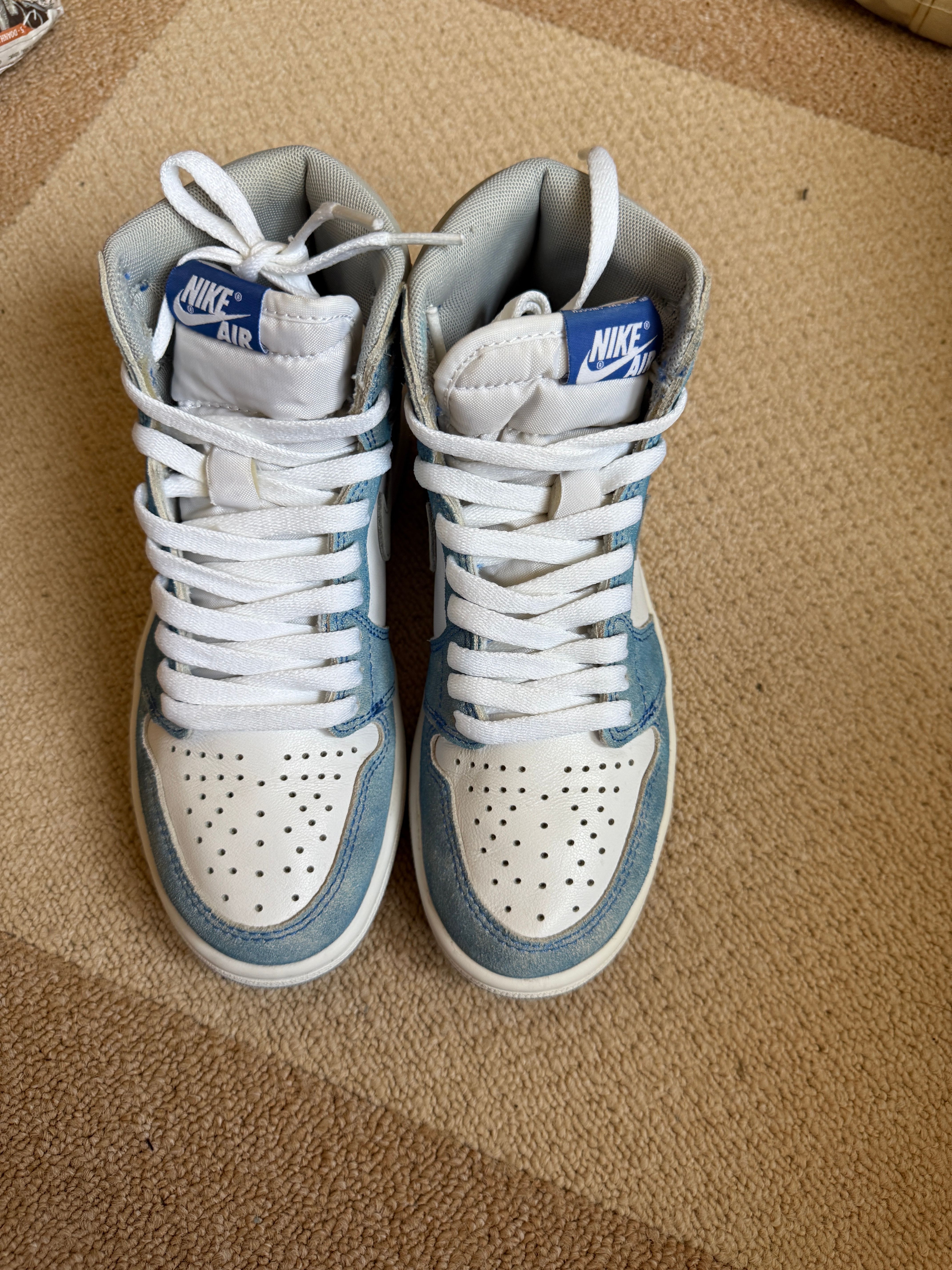 Nike Air Jordan 1 High OG "Hyper Royal"