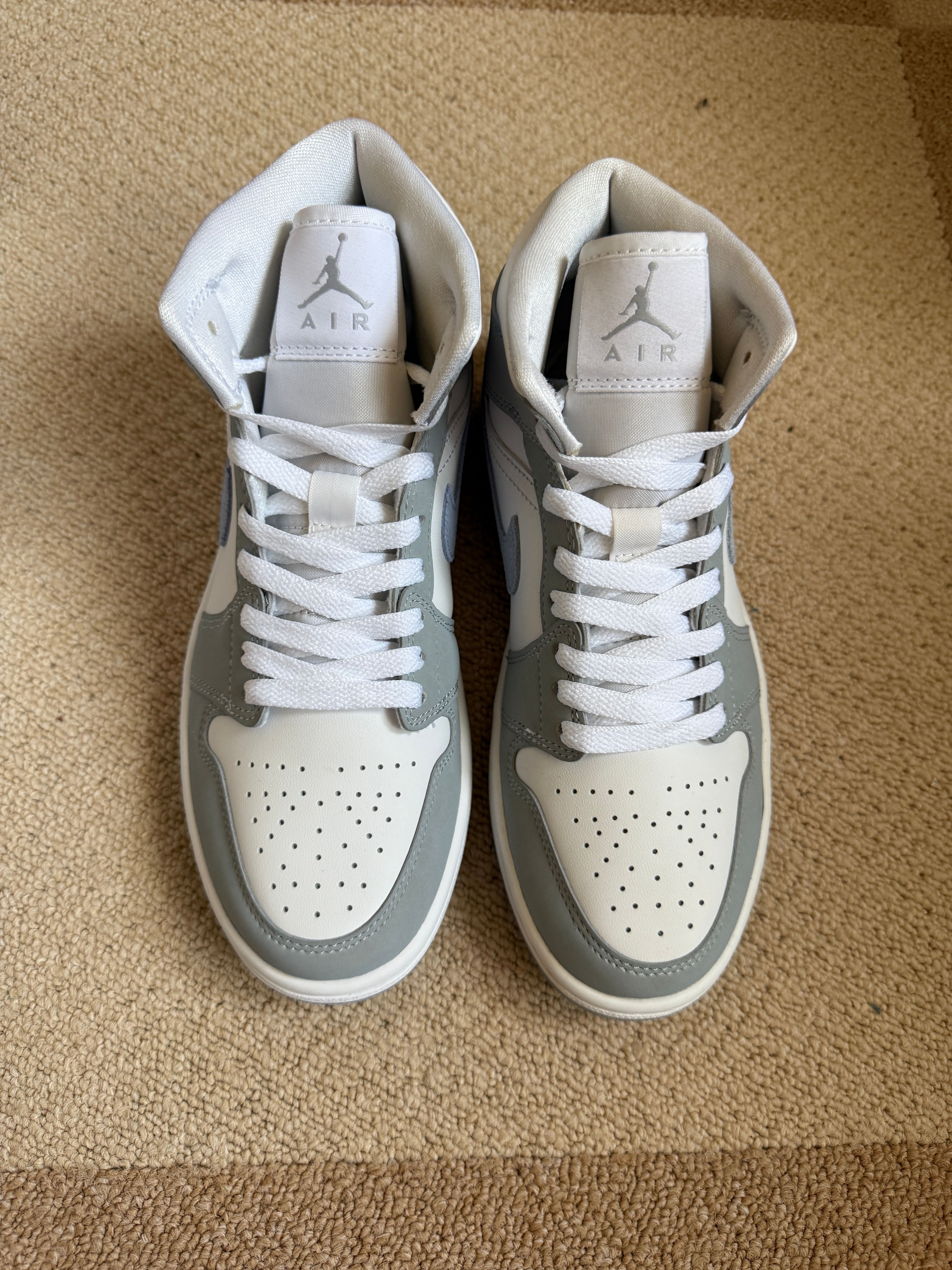 Nike Women's Air Jordan 1 Mid "Wolf Grey"