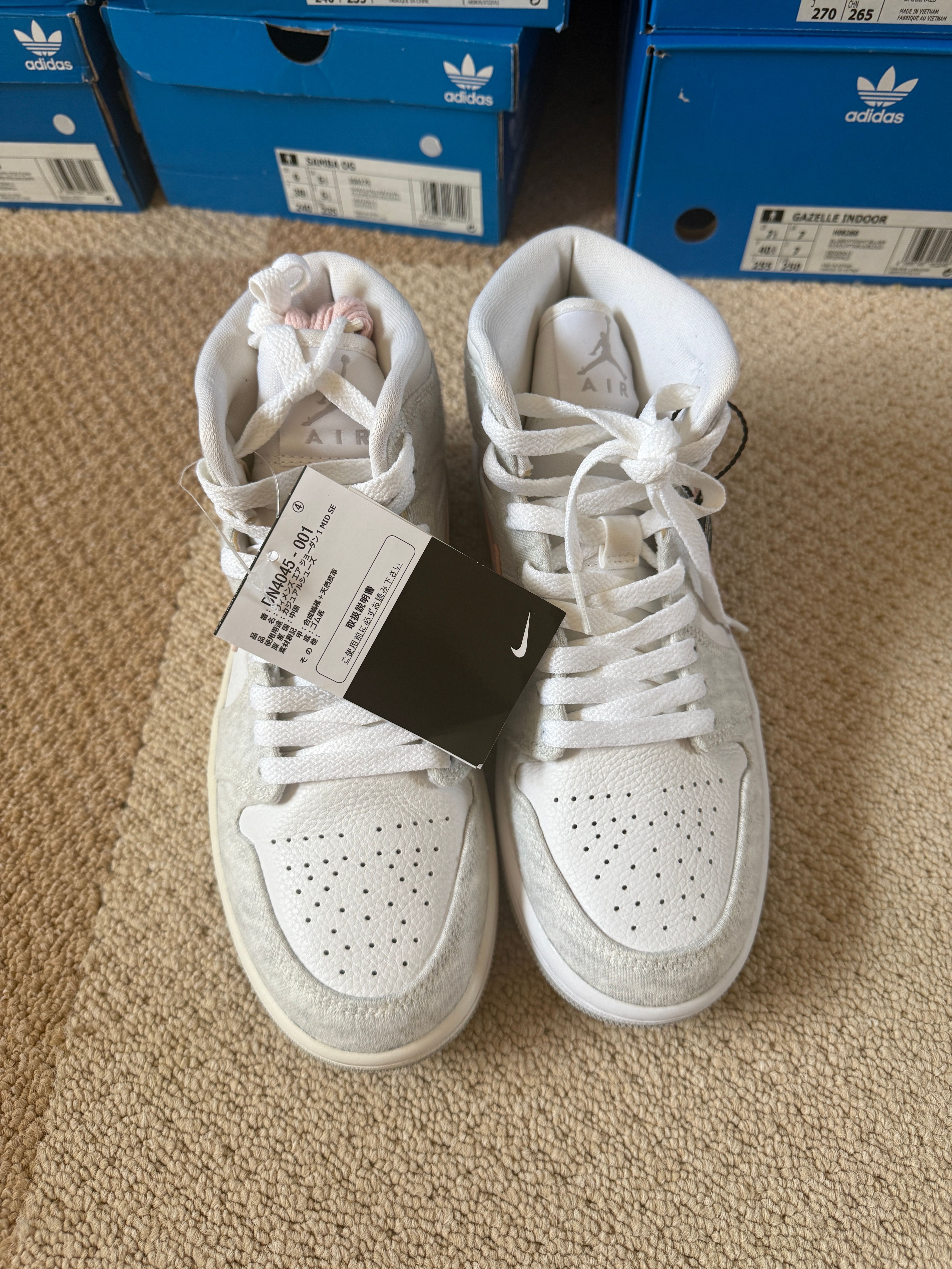 Nike Women's Air Jordan 1 Mid SE "Light Iron Ore"