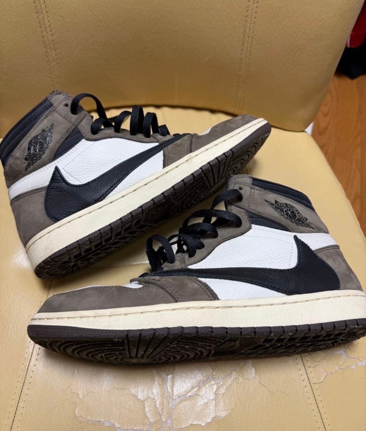 Travis Scott × Nike Air Jordan 1 Retro High OG TS SP "Sail/Dark Mocha"