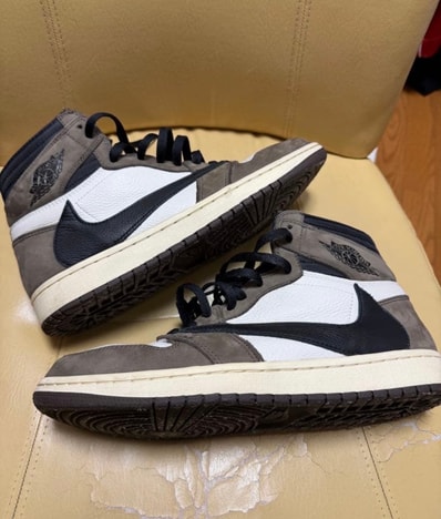Travis Scott × Nike Air Jordan 1 Retro High OG TS SP "Sail/Dark Mocha"