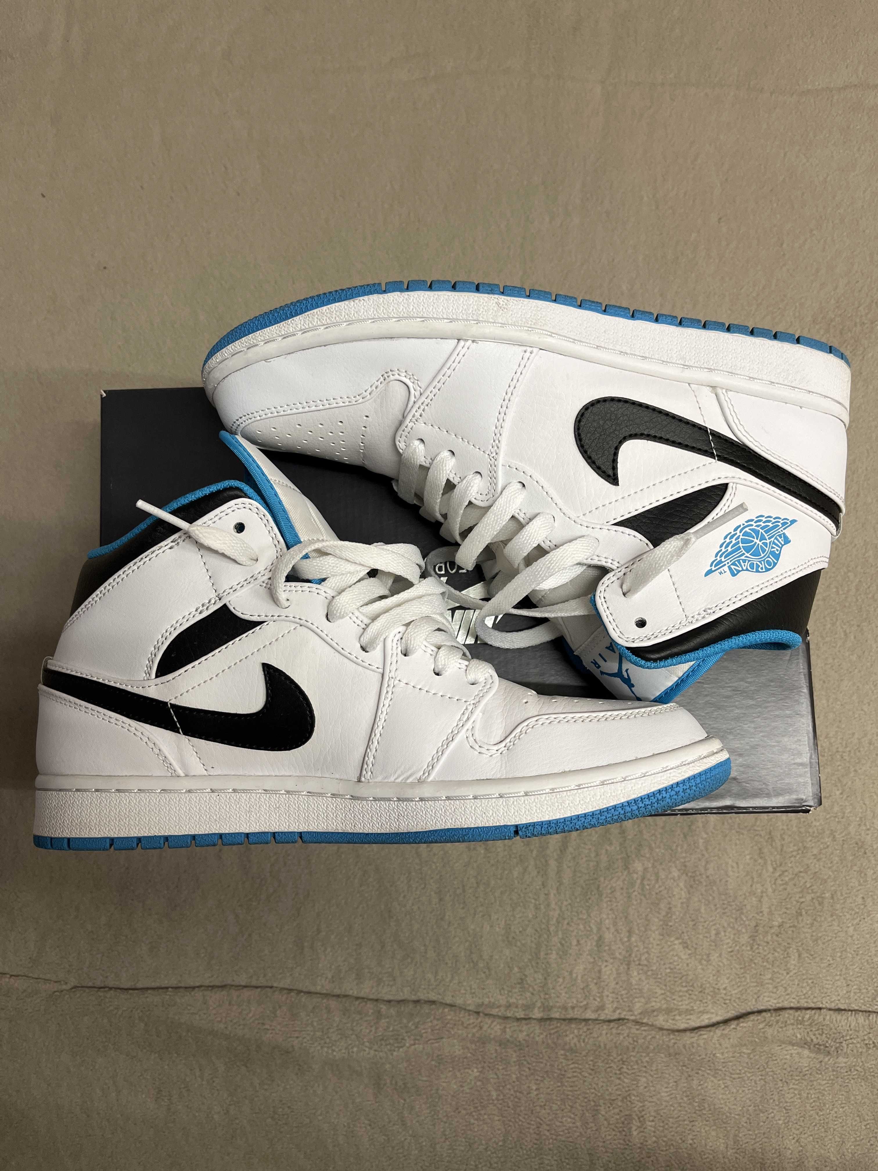 Nike Air Jordan 1 Mid "White/Laser blue"