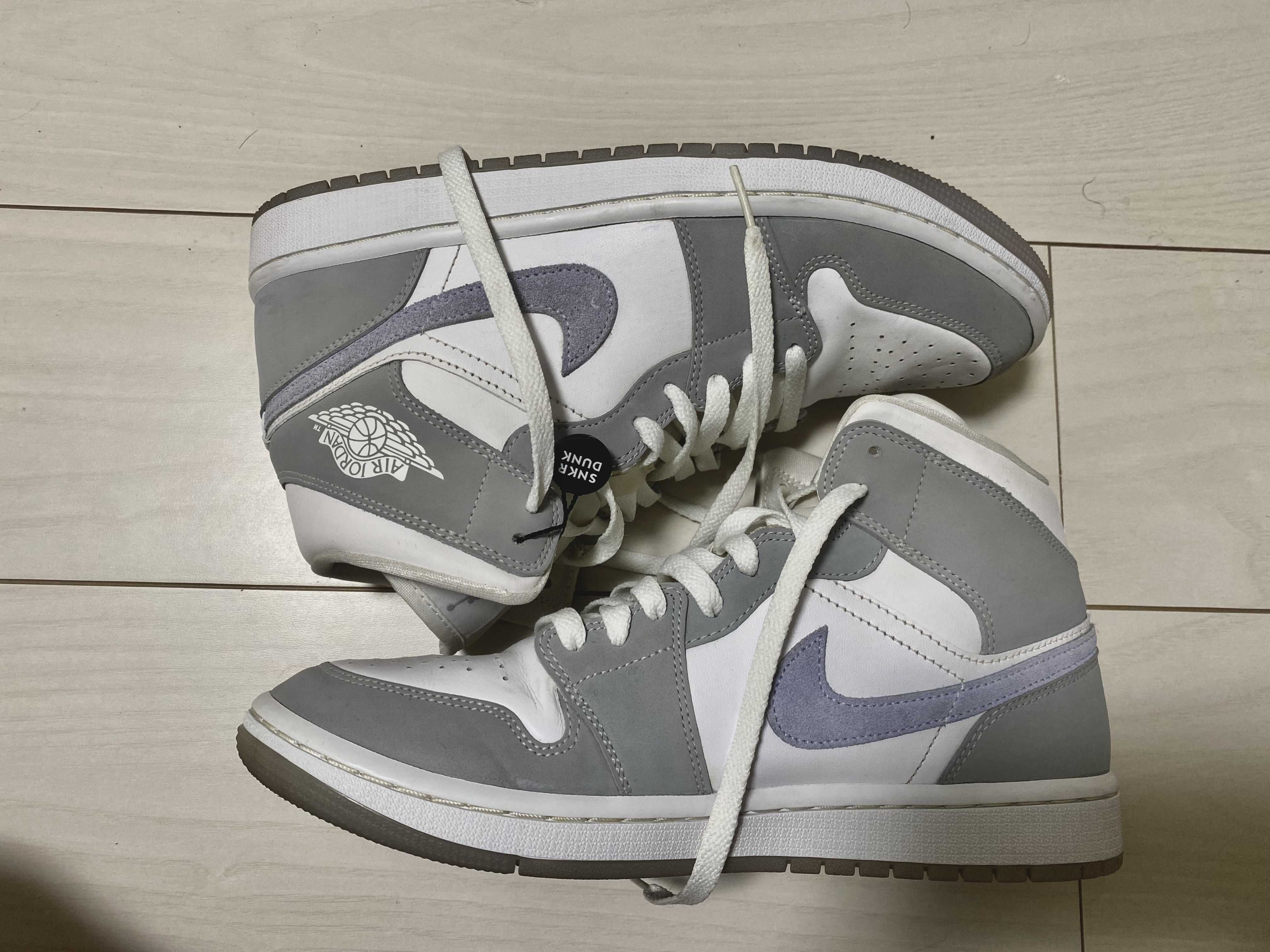 Nike Women's Air Jordan 1 Mid "Wolf Grey"
