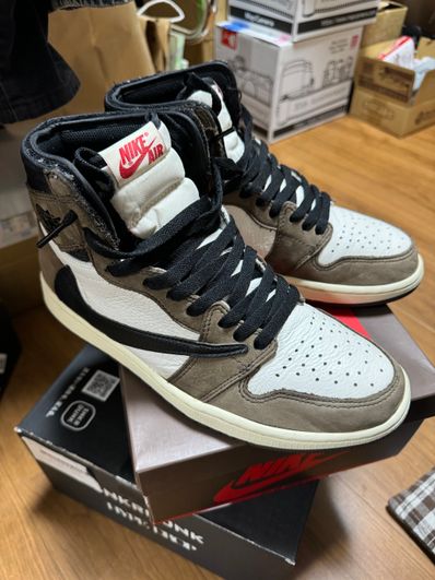 Travis Scott × Nike Air Jordan 1 Retro High OG TS SP "Sail/Dark Mocha"