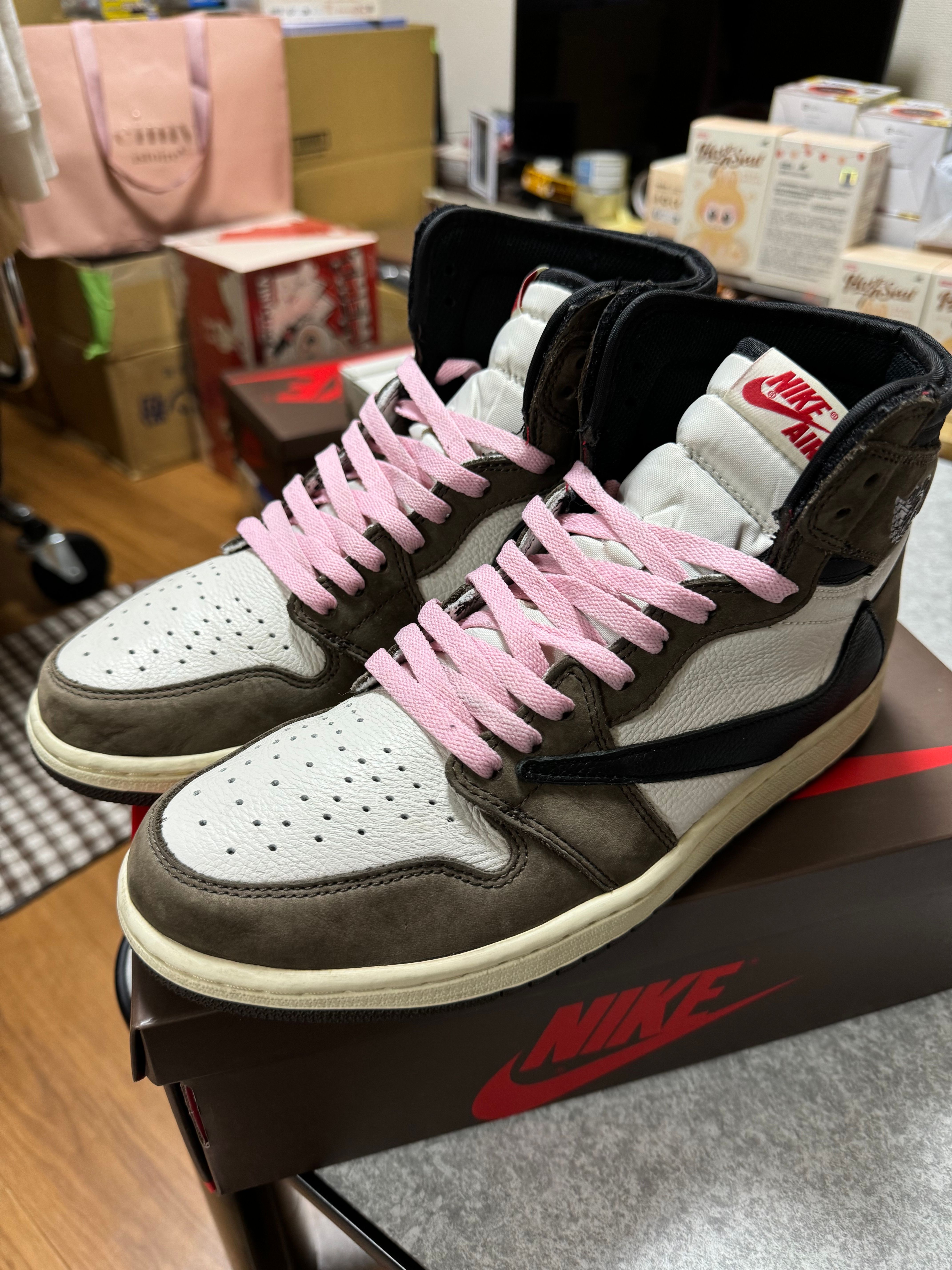 Travis Scott × Nike Air Jordan 1 Retro High OG TS SP "Sail/Dark Mocha"
