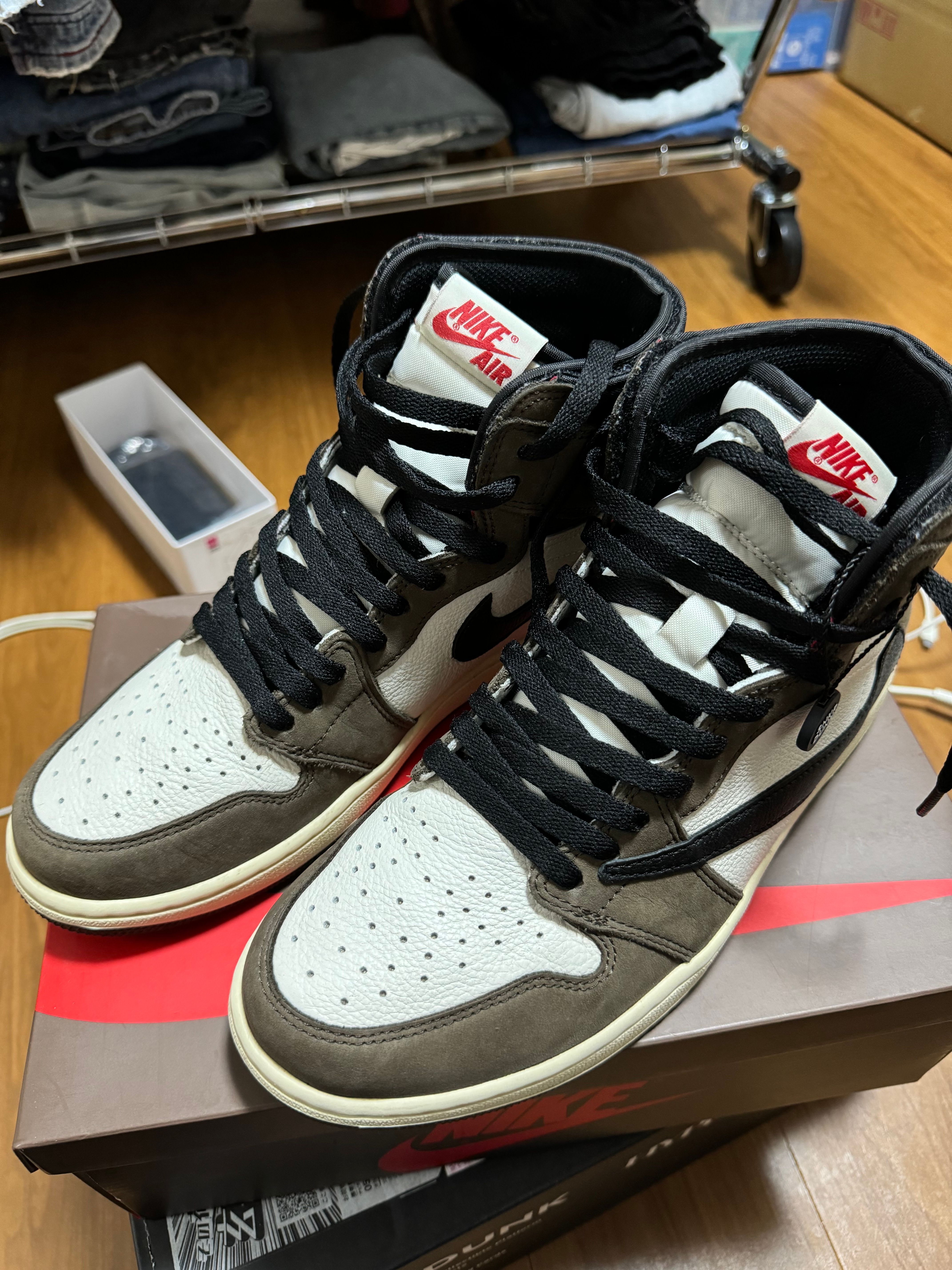 Travis Scott × Nike Air Jordan 1 Retro High OG TS SP "Sail/Dark Mocha"