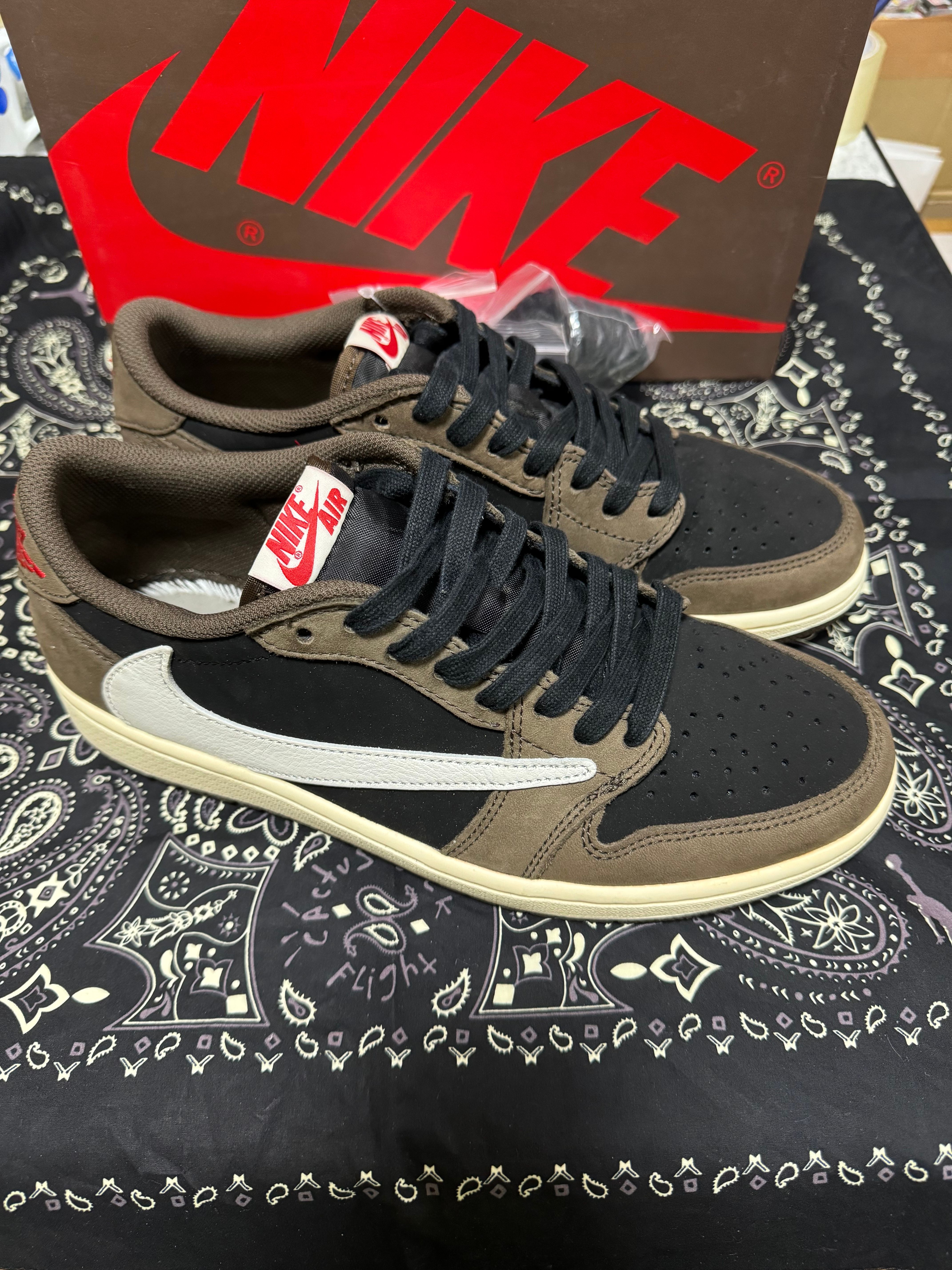 Travis Scott × Nike Air Jordan 1 Low OG SP-T  "Black/Dark Mocha"