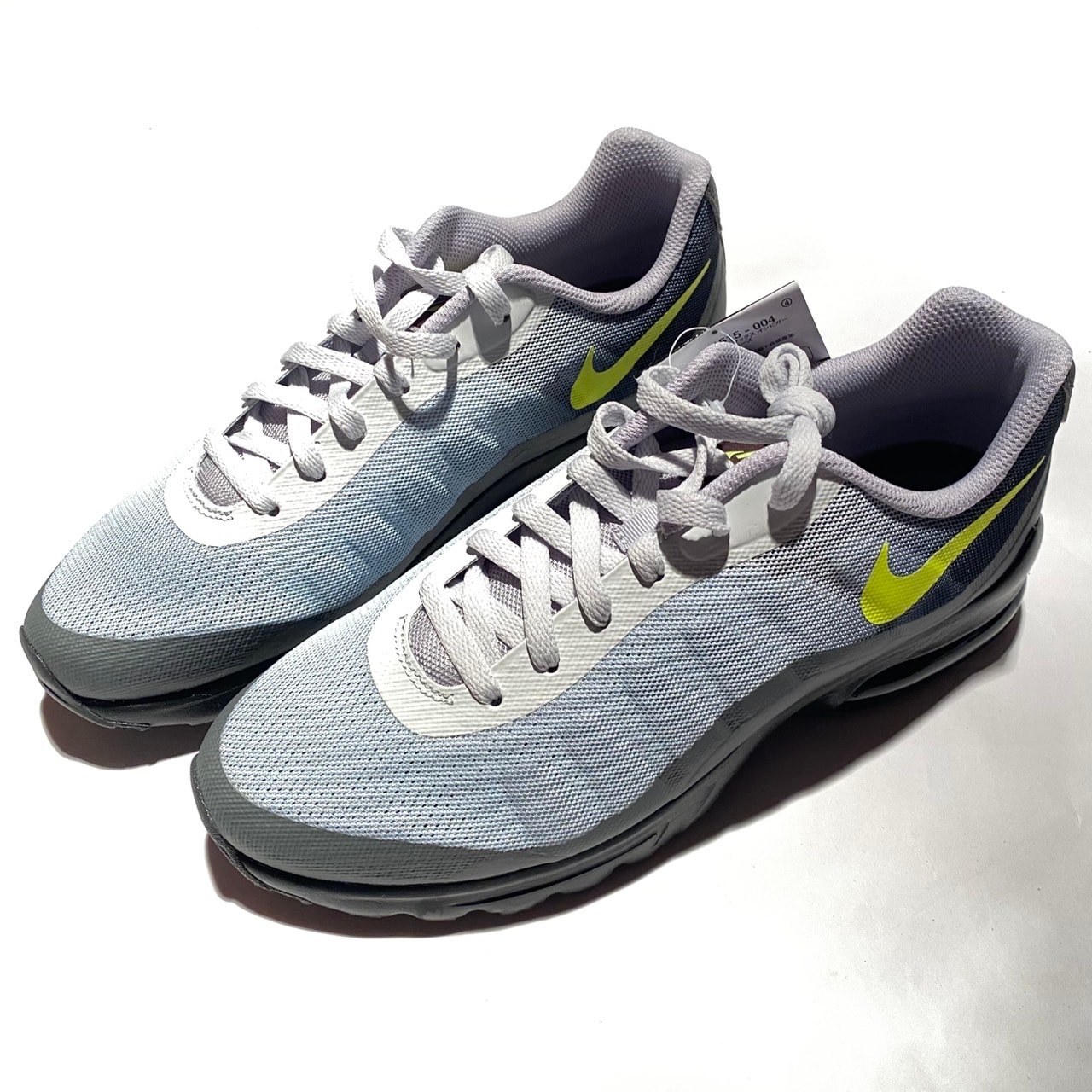 ナイキ エアマックス インビガー "ブラック/ダークグレー/クールグレー/ボルト"