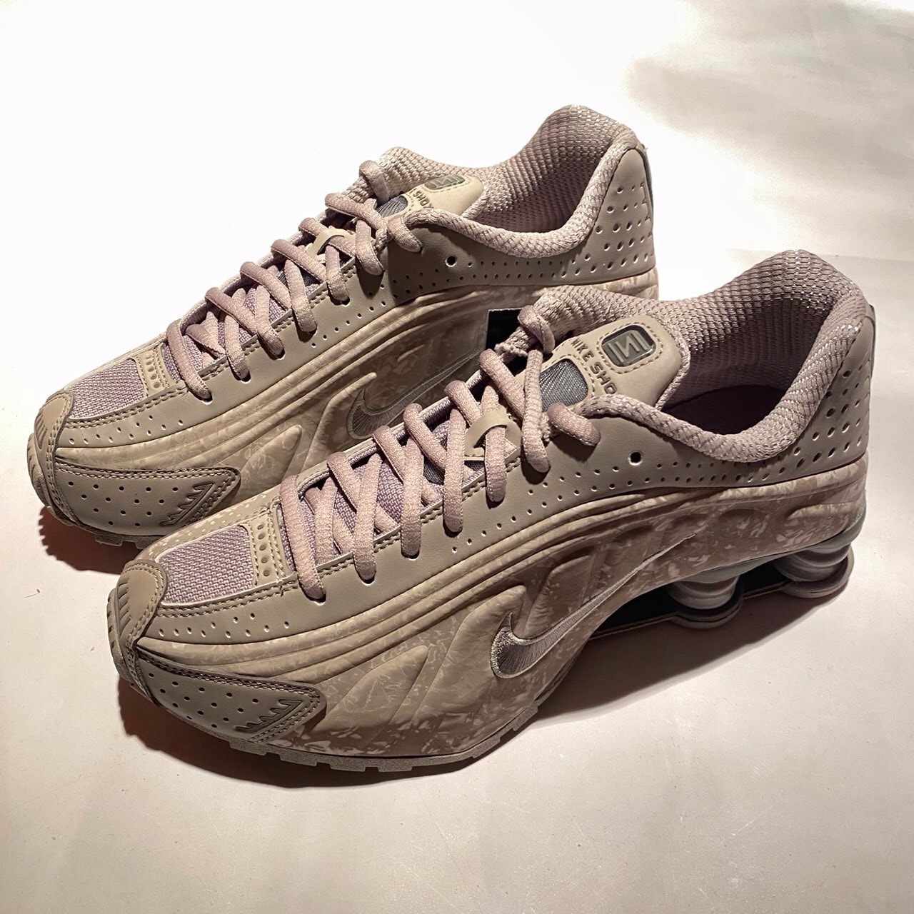 Nike Women's Shox R4 "College Grey/Flat Pewter"