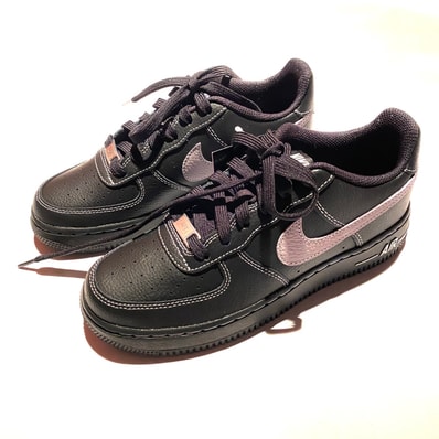 Nike GS Air Force 1 LV8 "Triple Black/Wolf Grey"