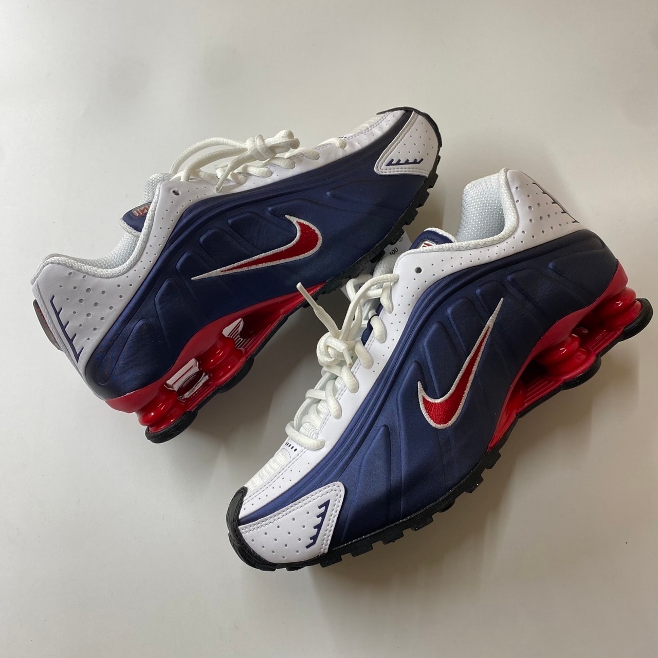 ナイキ ショックス R4 "USA"