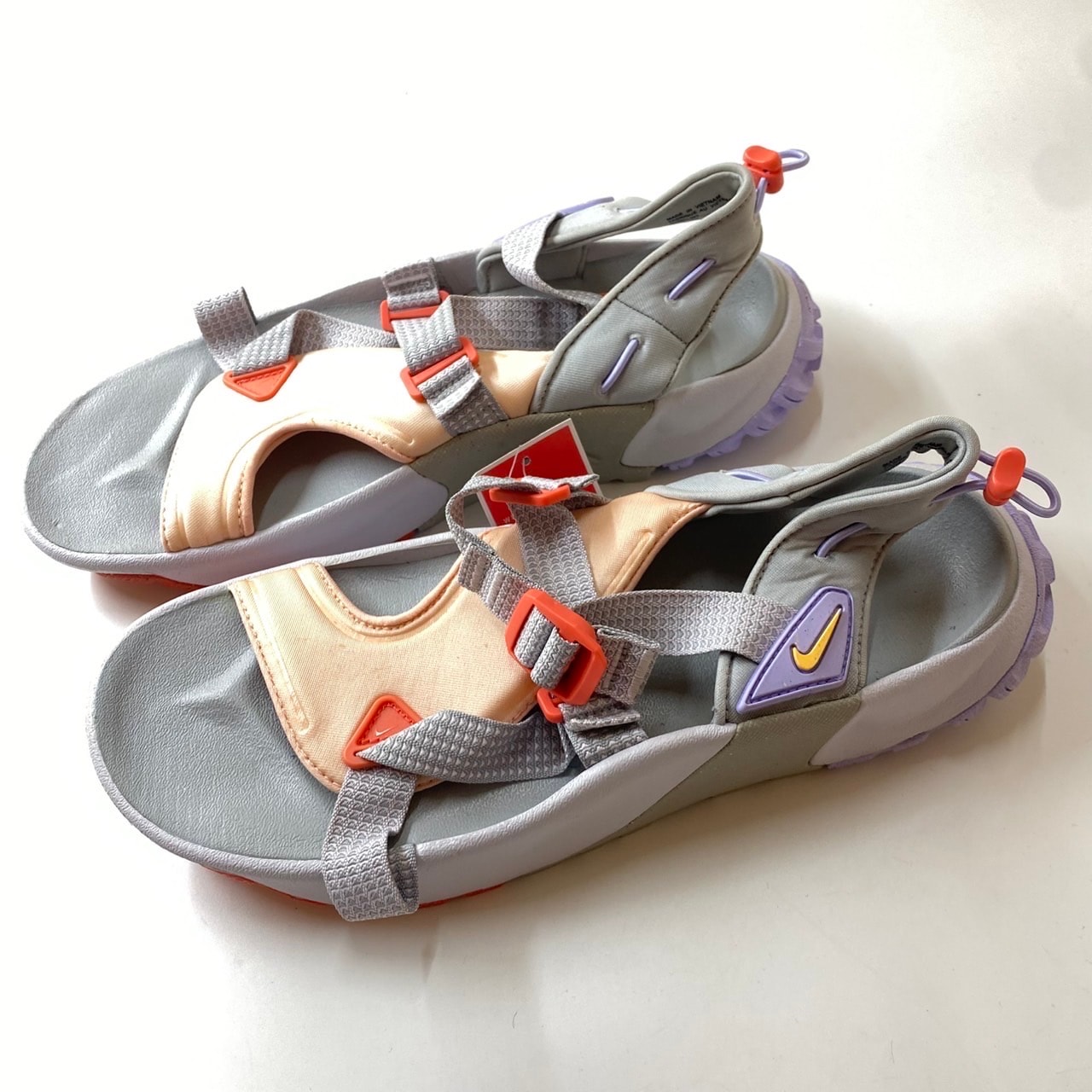 Nike Women's Oneonta "Flat Silver/Melon Tint"