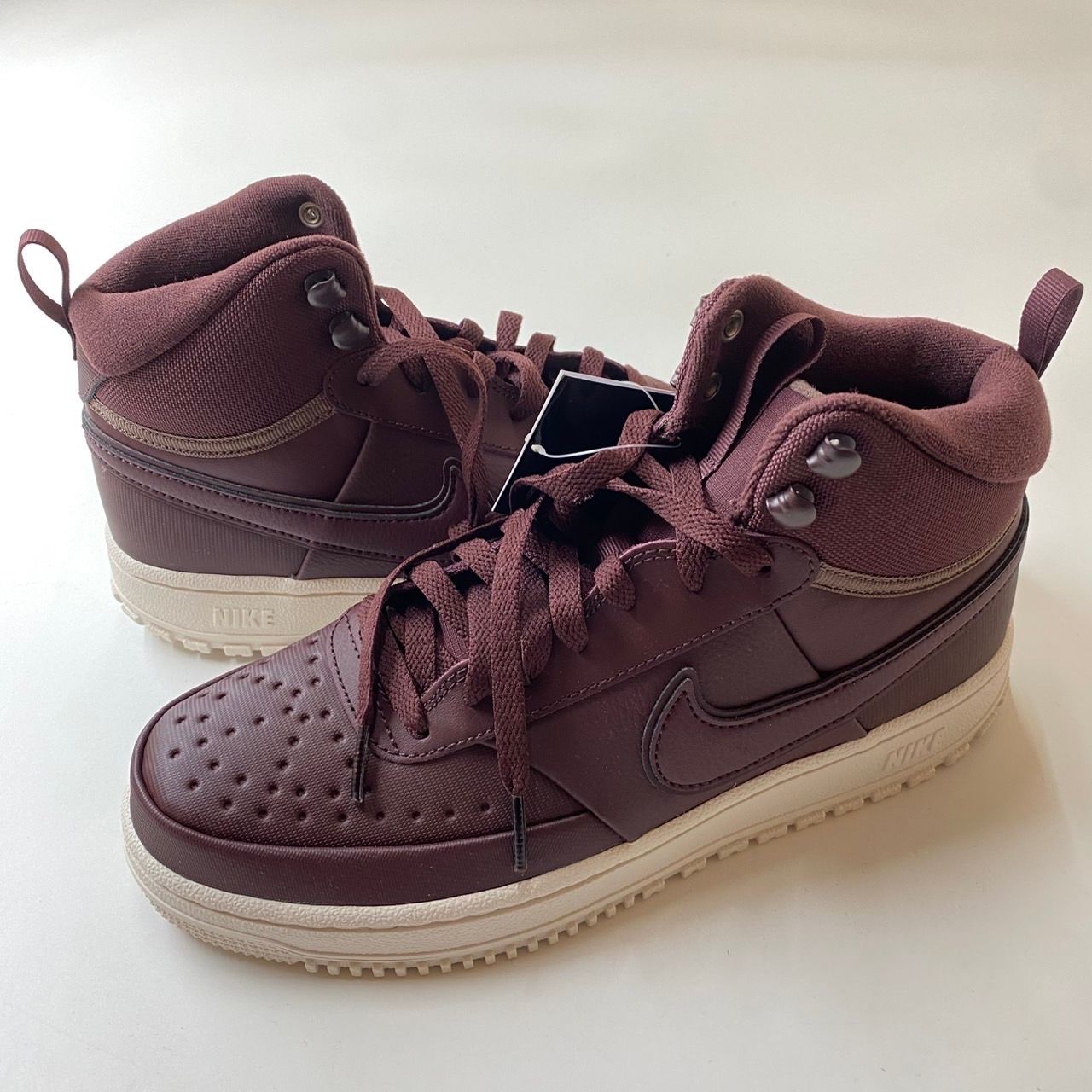 ナイキ コートビジョン ミッド ウィンター "バーガンディクラッシュ/プラムエクリプス/ファントム"