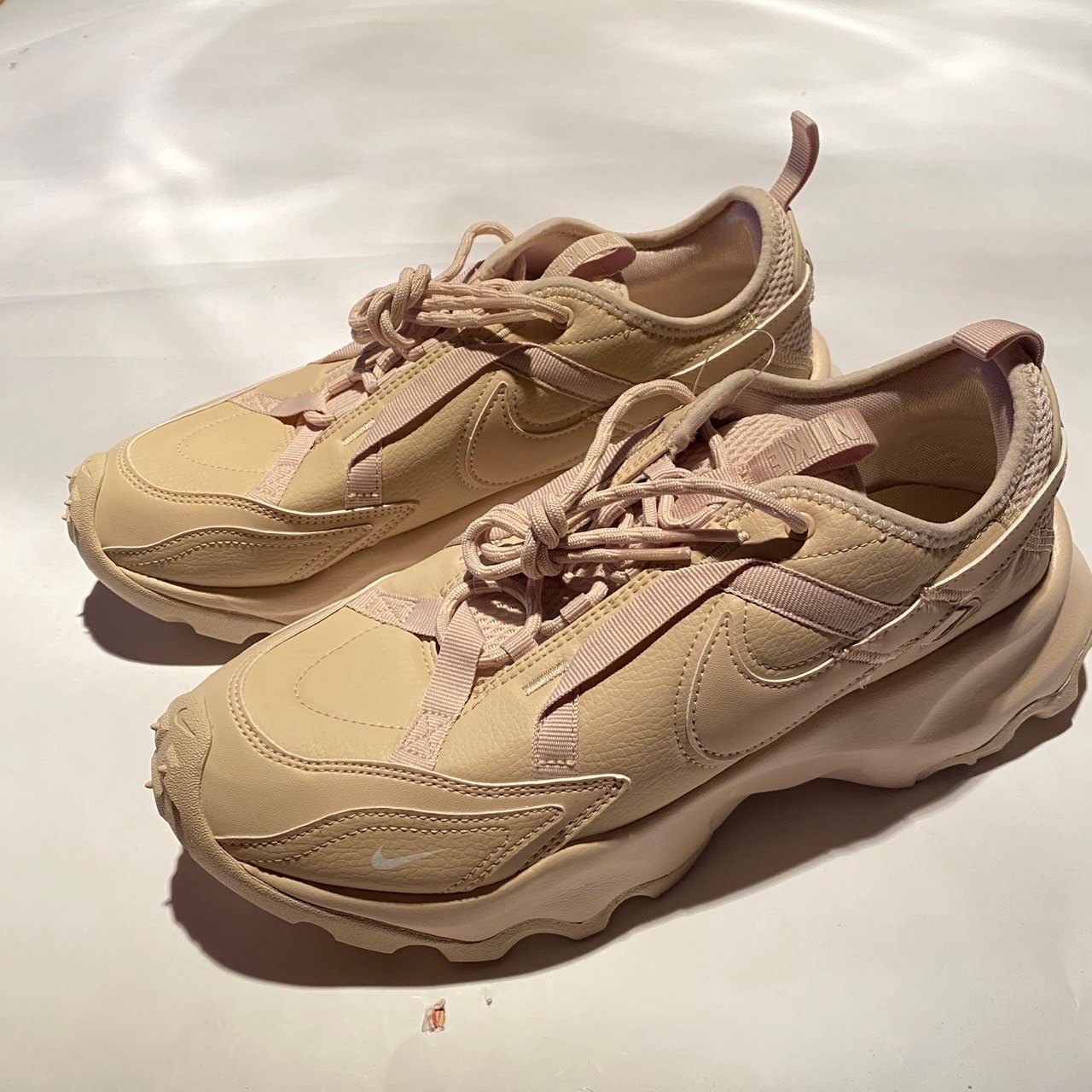 Nike Women's TC 7900 "Sanddrift/Sail"