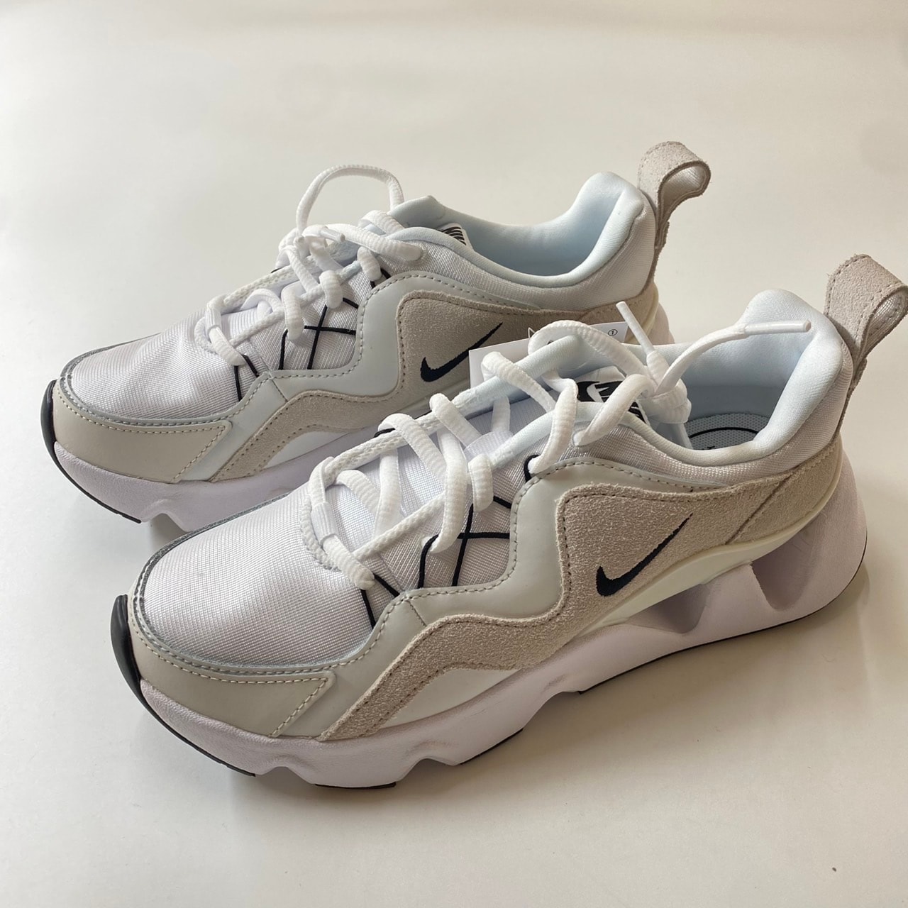 Nike Women's RYZ 365 "White/Summit White/Phantom/Black"