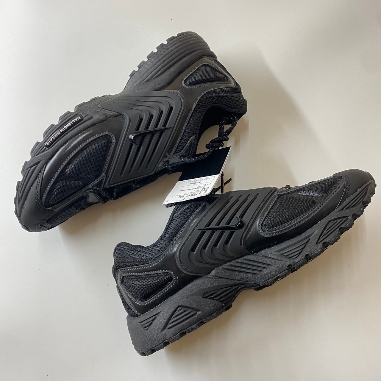 ナイキ エアペガサス ウェーブ "ブラック アンド メタリックシルバー"