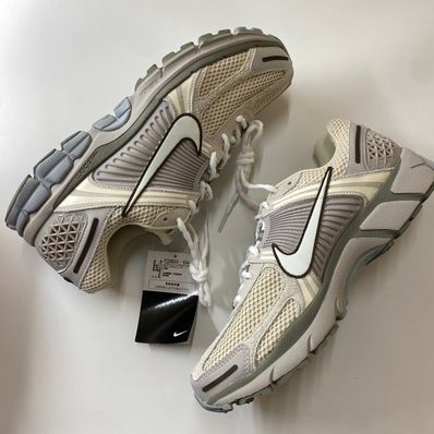 Nike Zoom Vomero 5 SE "Light Ore Wood Brown/Dark Stucco/Light Pumice"