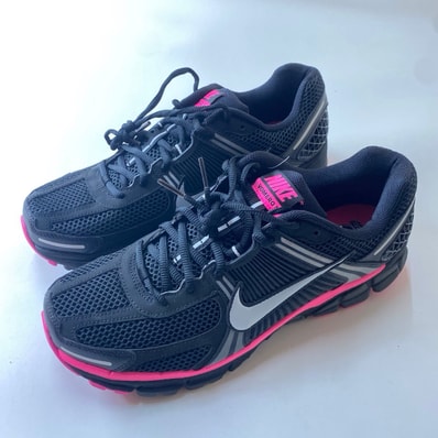 Nike Zoom Vomero 5 "Black/Anthracite/Pink Blast/Metallic Platinum"