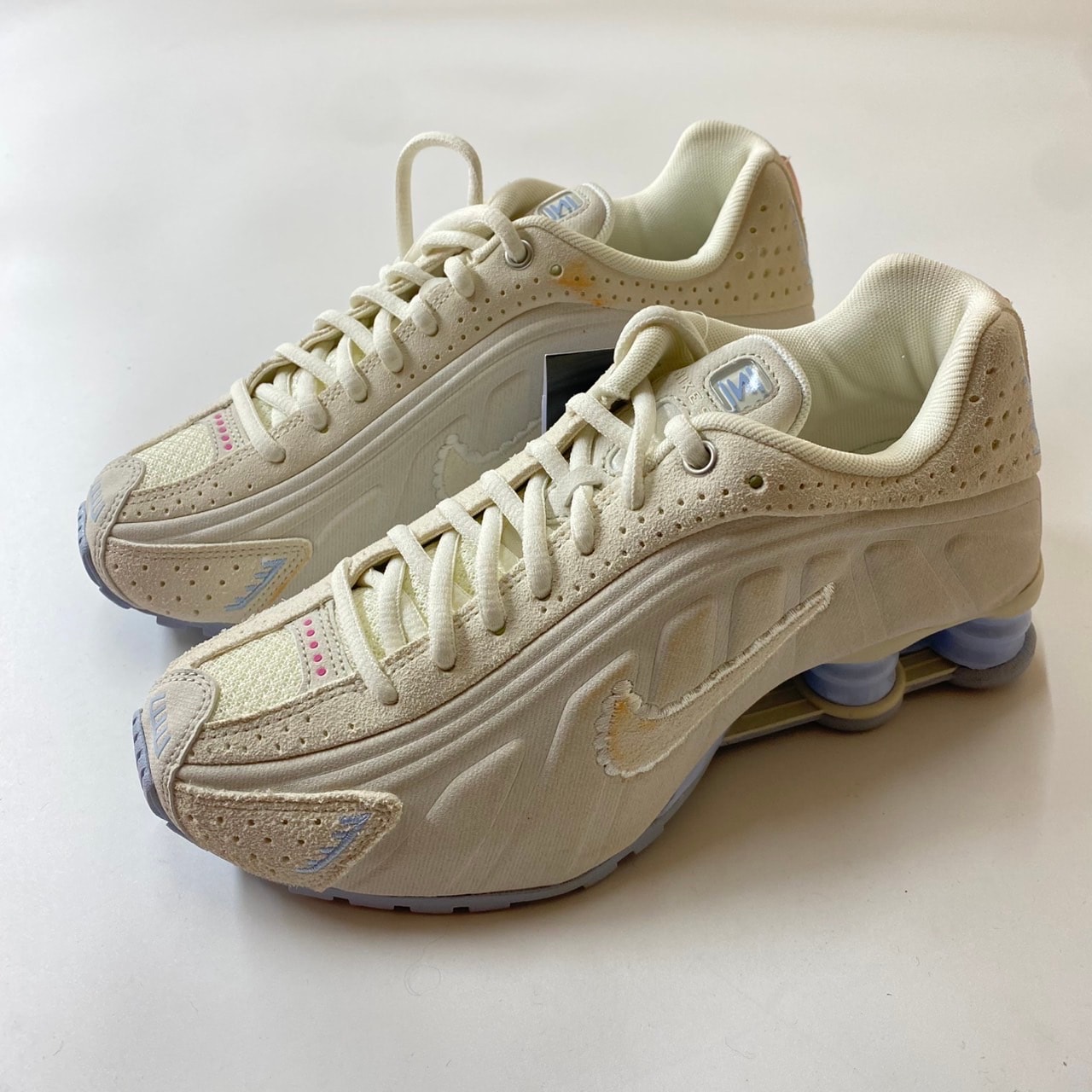 Nike Women's Shox R4 SE "Pale Ivory/Light Orewood Brown/Celestine Blue/Sail"