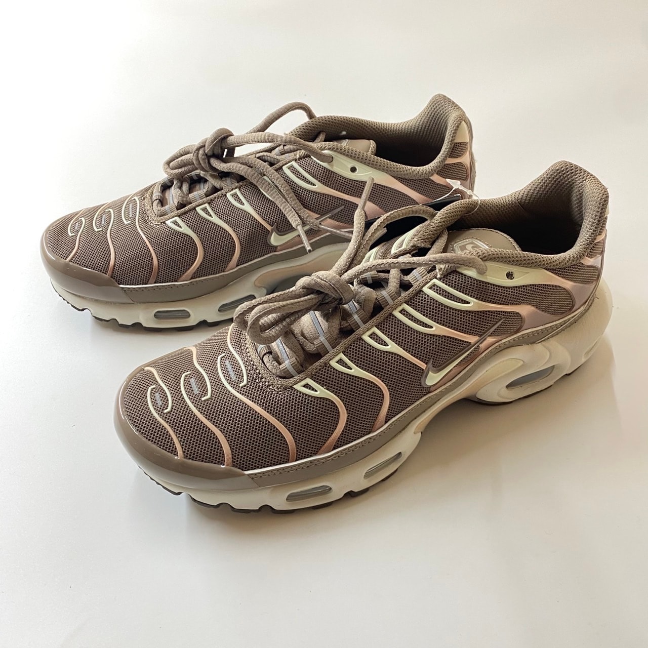 Nike Women's Air Max Plus "Mink Brown/Baroque Brown/Sail/Metallic Silver"