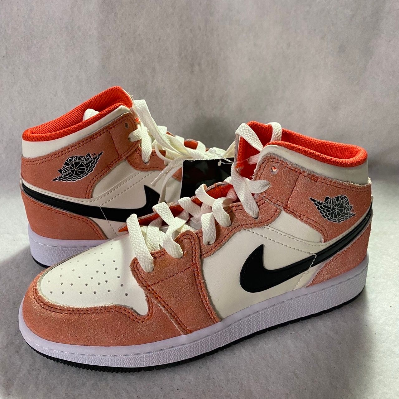 Nike GS Air Jordan 1 Mid "Orange Suede"