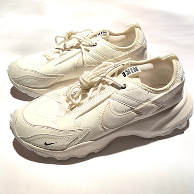 Nike Women's TC 7900 "Sail/Black"