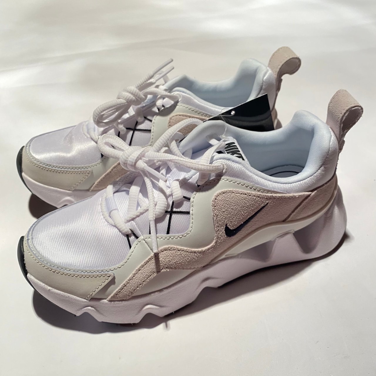 Nike Women's RYZ 365 "White/Summit White/Phantom/Black"