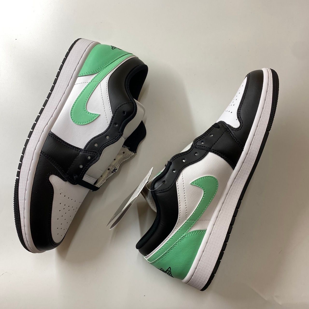 Nike Air Jordan 1 Low "Green Glow"
