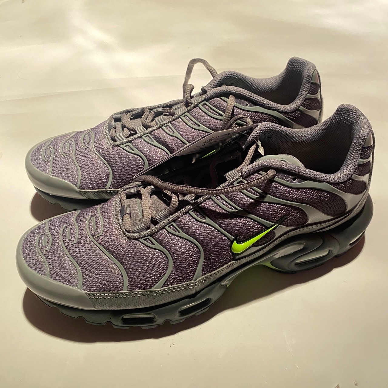 Nike Air Max Plus "Smoke Grey/Volt"