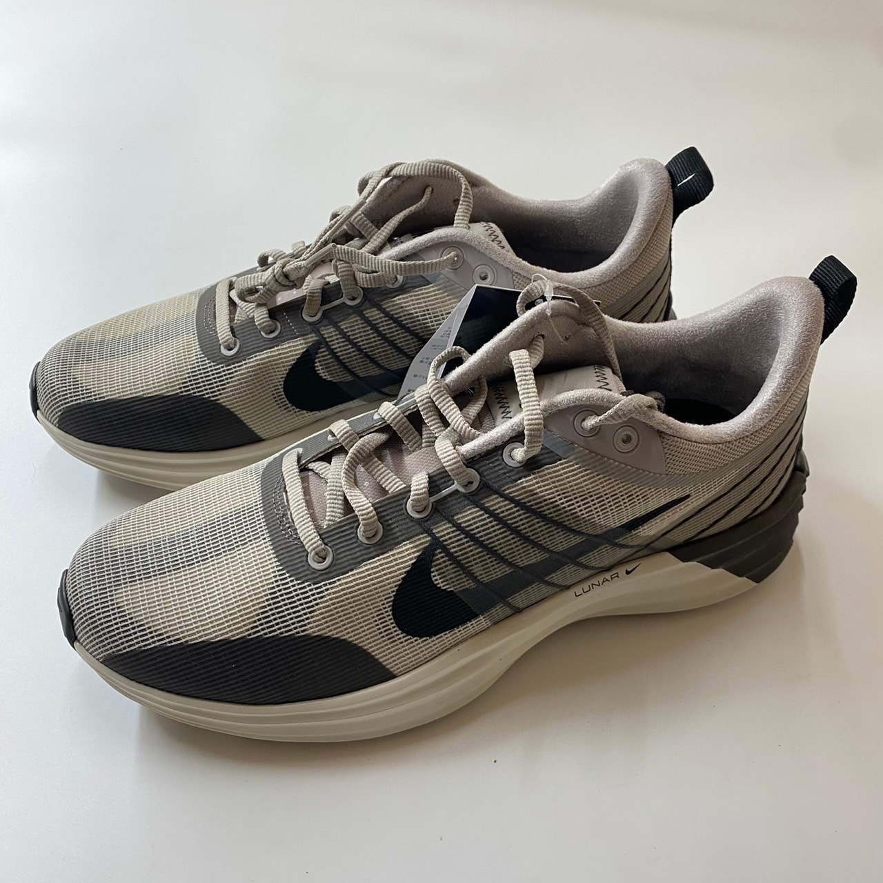 ナイキ ルナ ローム "カレッジグレー/ライトオールウッドブラウン/ケイブストーン/ブラック"