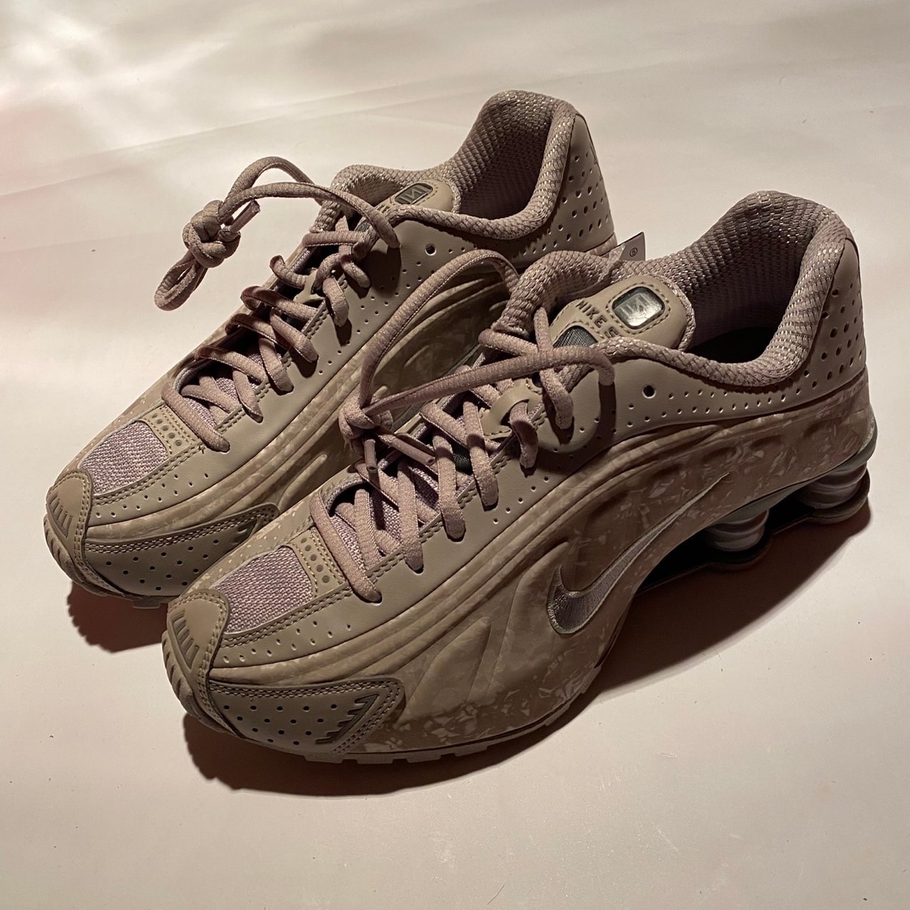 Nike Women's Shox R4 "College Grey/Flat Pewter"