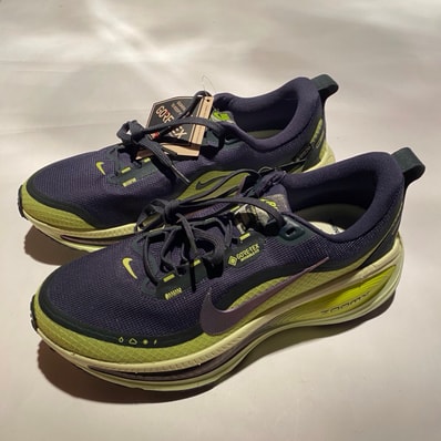 Nike Women's Vomero 18 GORE-TEX "Seaweed/Light Liquid Lime/Cyber/Seaweed"