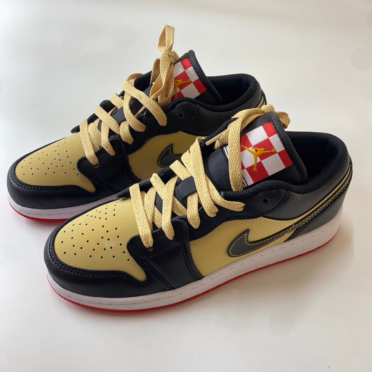 Nike GS Air Jordan 1 Low "Pizza"