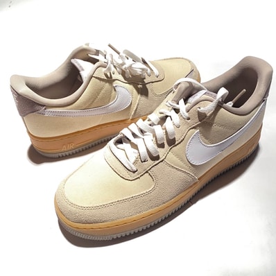 Nike Women's Air Force 1 ’07 "Light Khaki/Gum Yellow/College Grey/White"