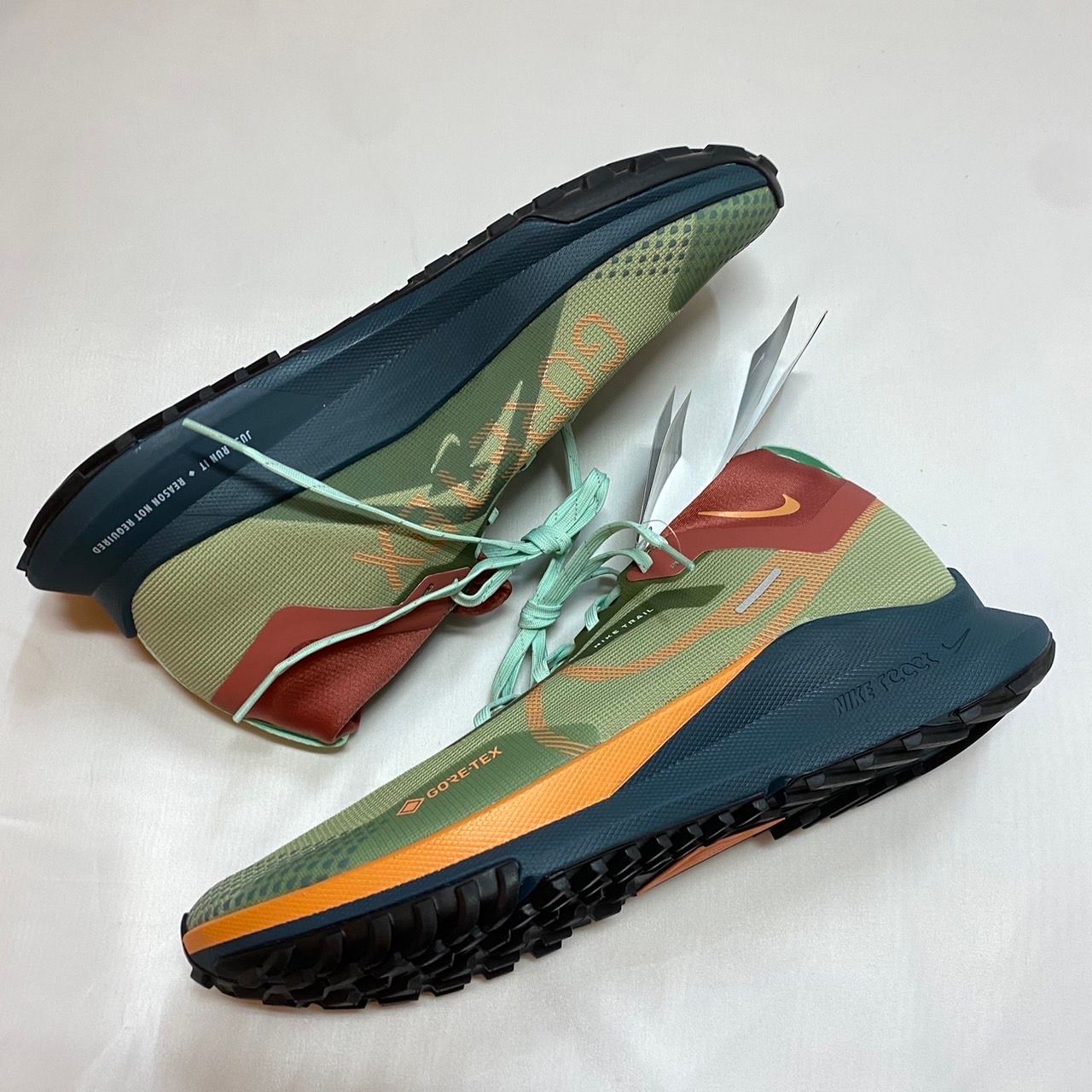 Nike React Pegasus Trail 4 Gore-Tex "Alligator/Mint Foam/Canyon Last/Orange Trance"