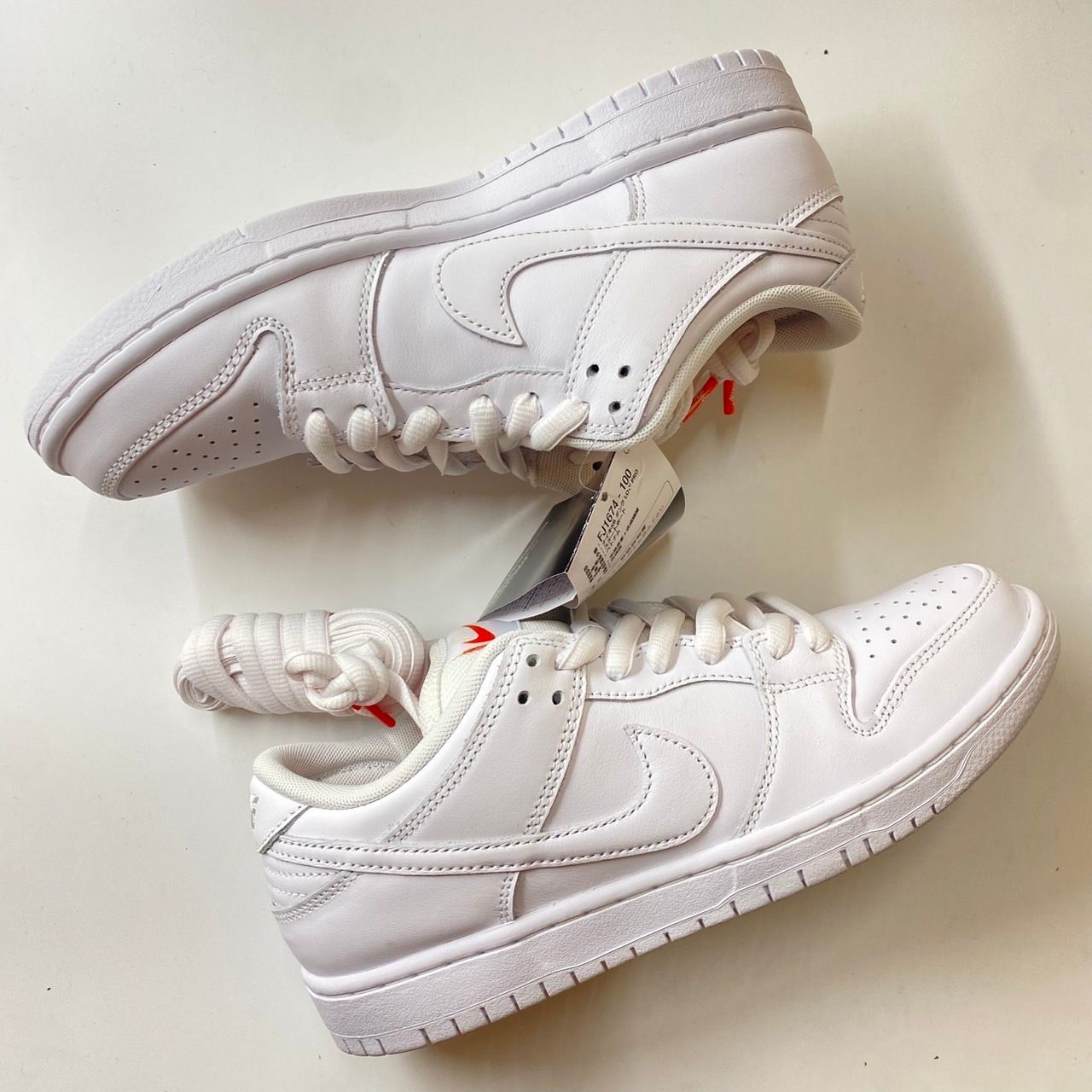 Nike SB Dunk Low Pro ISO "Triple White"