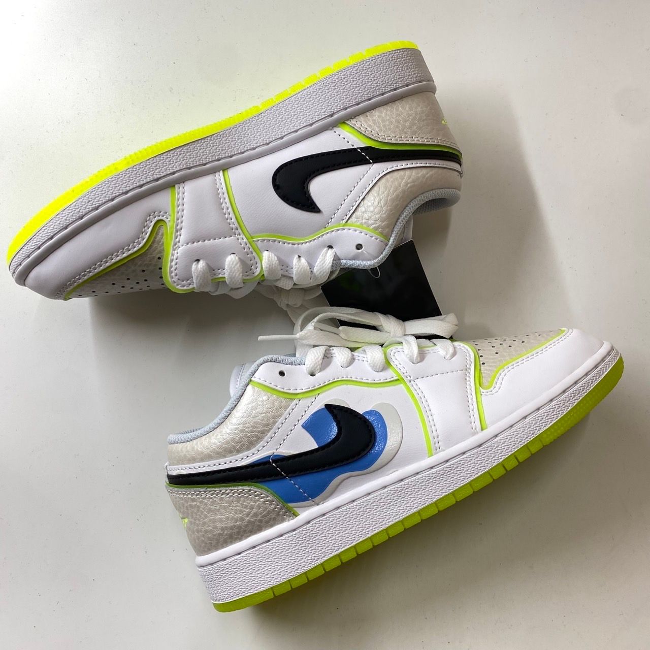 Nike GS Air Jordan 1 Low SE "White/Platinum Tint/Volt/Black"