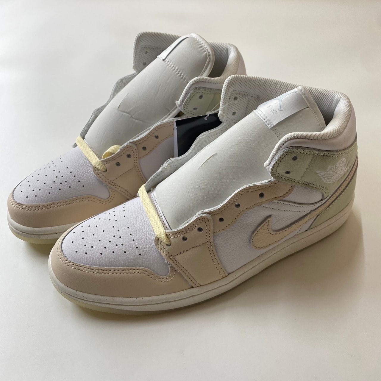 Nike Air Jordan 1 Mid "White/Sea Glass/Glacier Blue/Guava Ice"