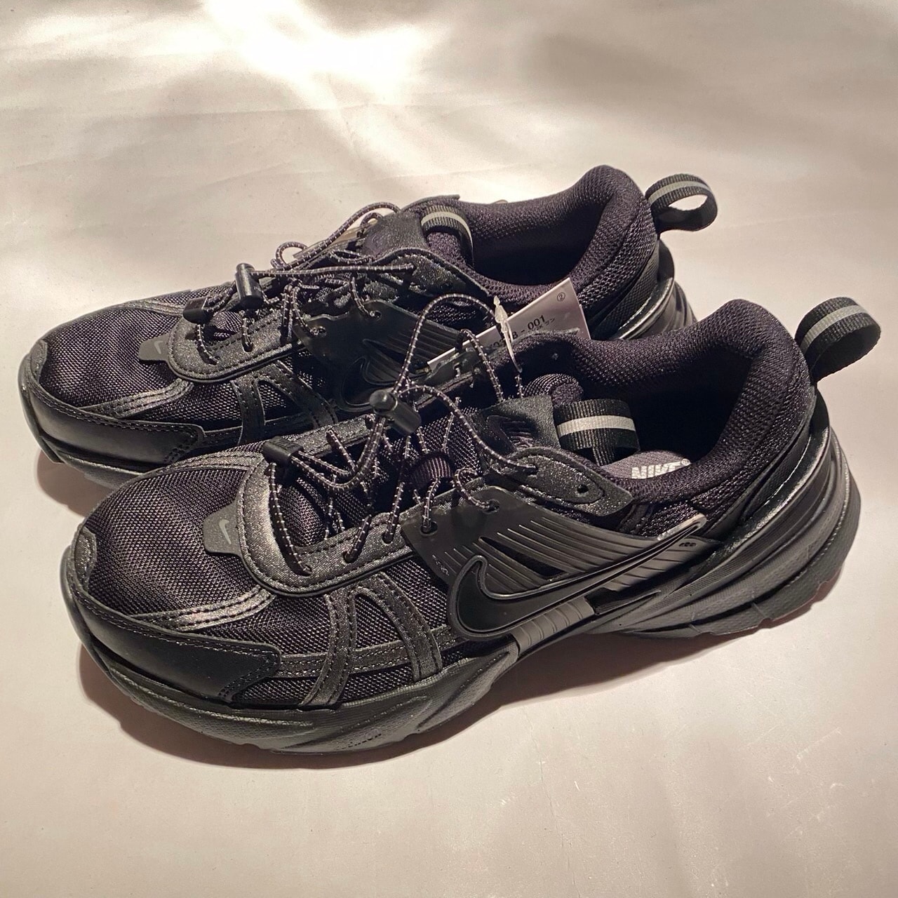 Nike Women's V2K Run "Black/Metallic Silver/Anthracite"