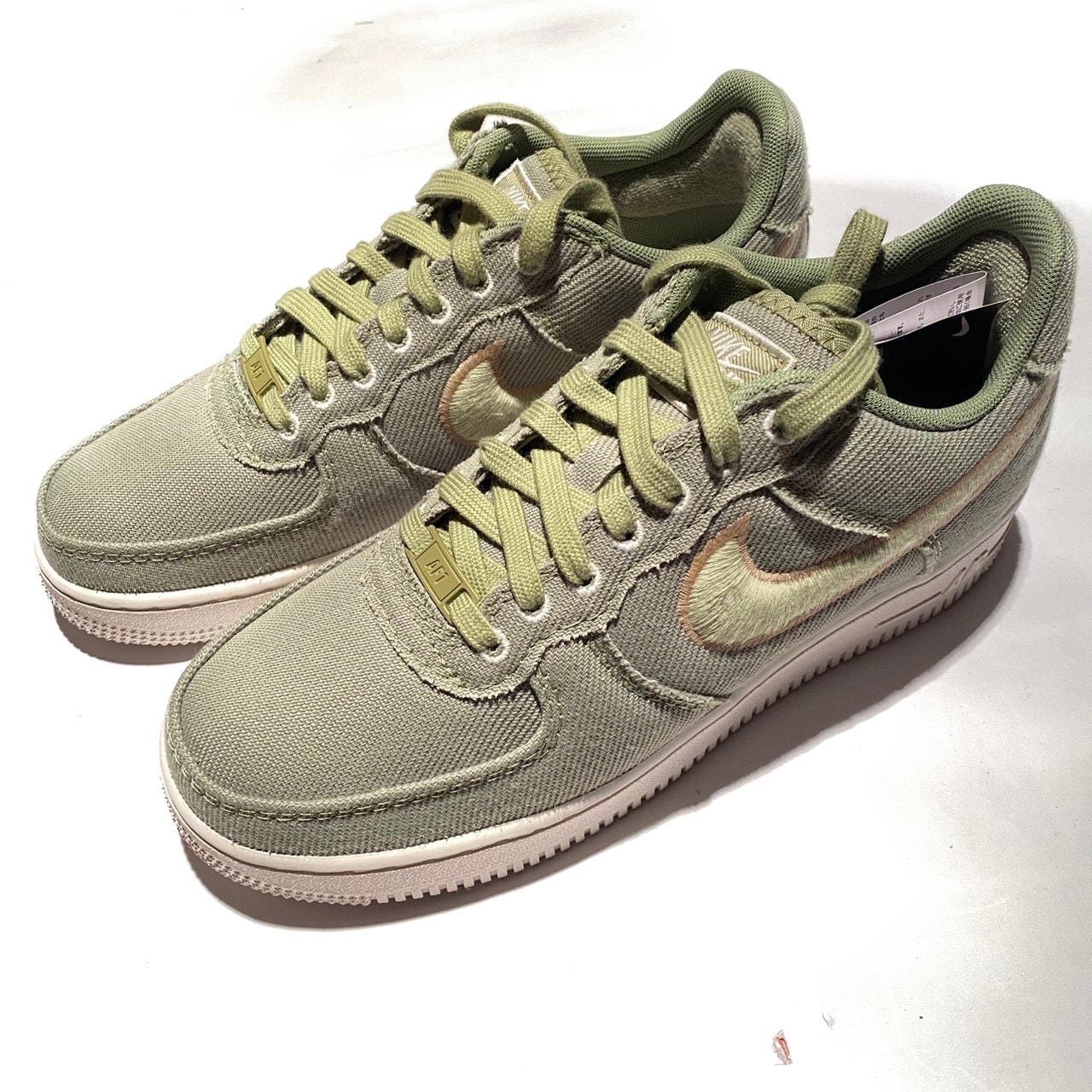 ナイキ エアフォース1 ロー キャンバス "ダスティオリーブ"