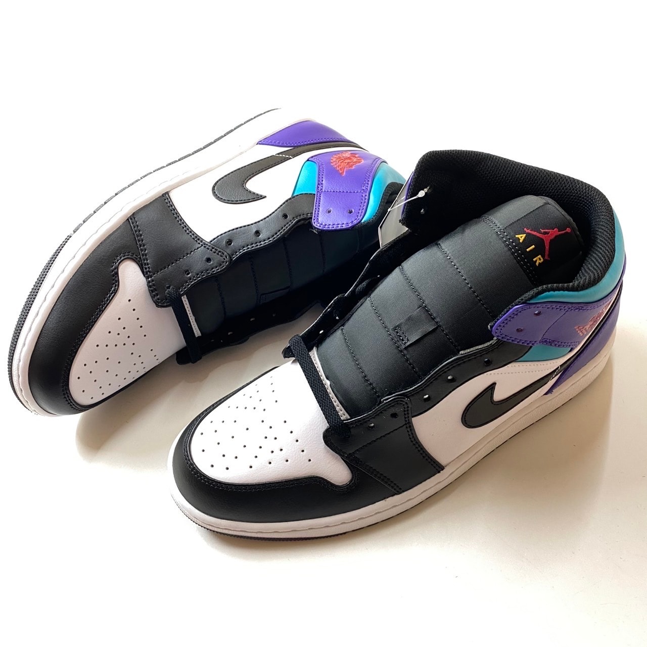 Nike Air Jordan 1 Mid "Bright Concord"